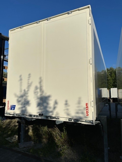 Wechselkoffer, Stahl glatt | BDF-System, 7.450 mm lang, Durchladesystem mit Überfahrblech, Portal Doppelflügeltür,