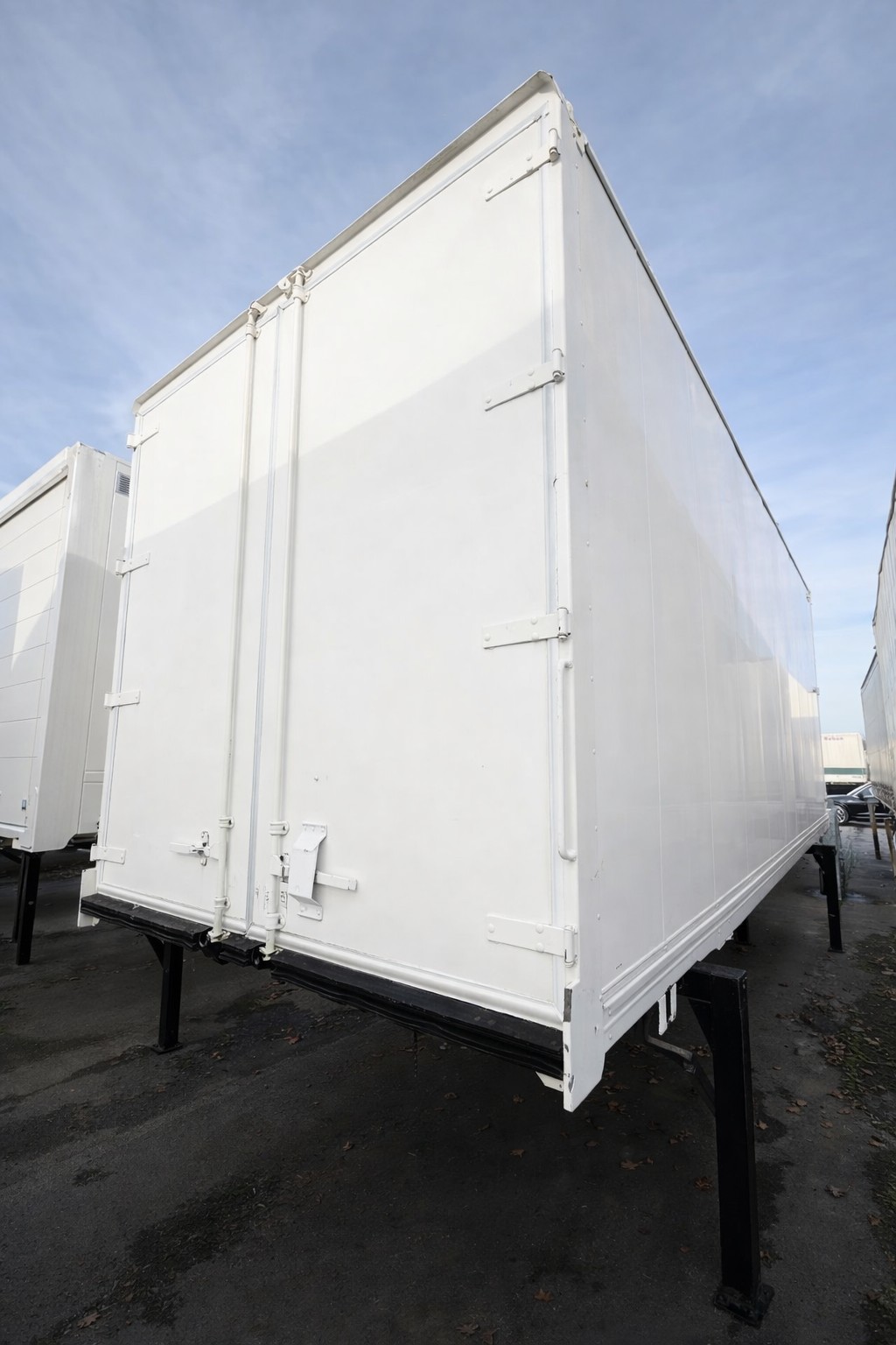 Wechselkoffer, Plywood | BDF-System 7.450 mm lang, Eckhöhe: 2.900 mm, LACK NEU!