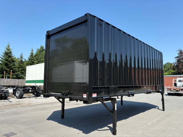 Wechselkoffer, Stahl gesickt | BDF-System 7.450 mm lang, Heck Alu-Rolltor, LACK NEU in schwarz!