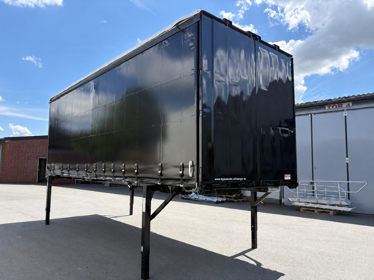 Caisse mobile, bâche coulissante | BDF System 7.450 mm lang, LACK + PLANE NEU in schwarz!