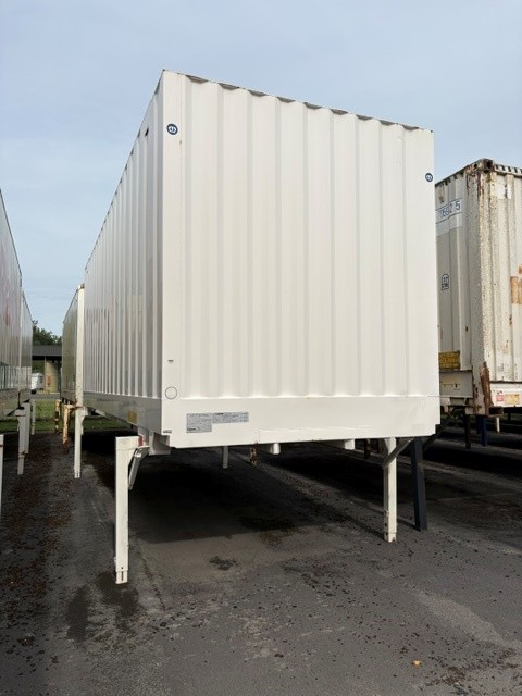Wechselkoffer, Stahl gesickt | BDF-System 7.450 mm lang, Eckhöhe: 2.950 mm,