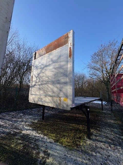 Wechselpritsche, Plateau | BDF-System, 7.820 mm lang, Stirnwand