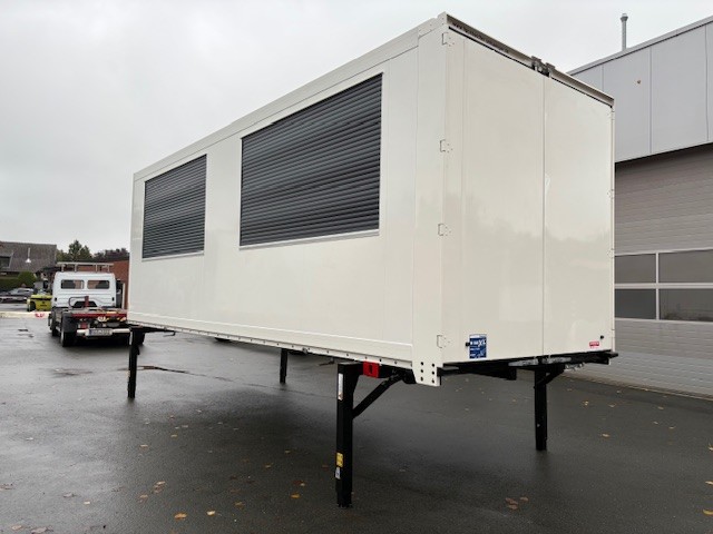 Wechselkoffer, isoliert | BDF-System 7.450 mm, GASTROAUSSTATTUNG, FABRIKNEU