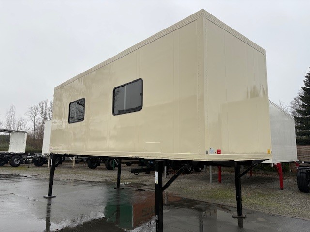 Wechselkoffer, isoliert | BDF-System 7.450 mm, LACK NEU, mit FENSTER